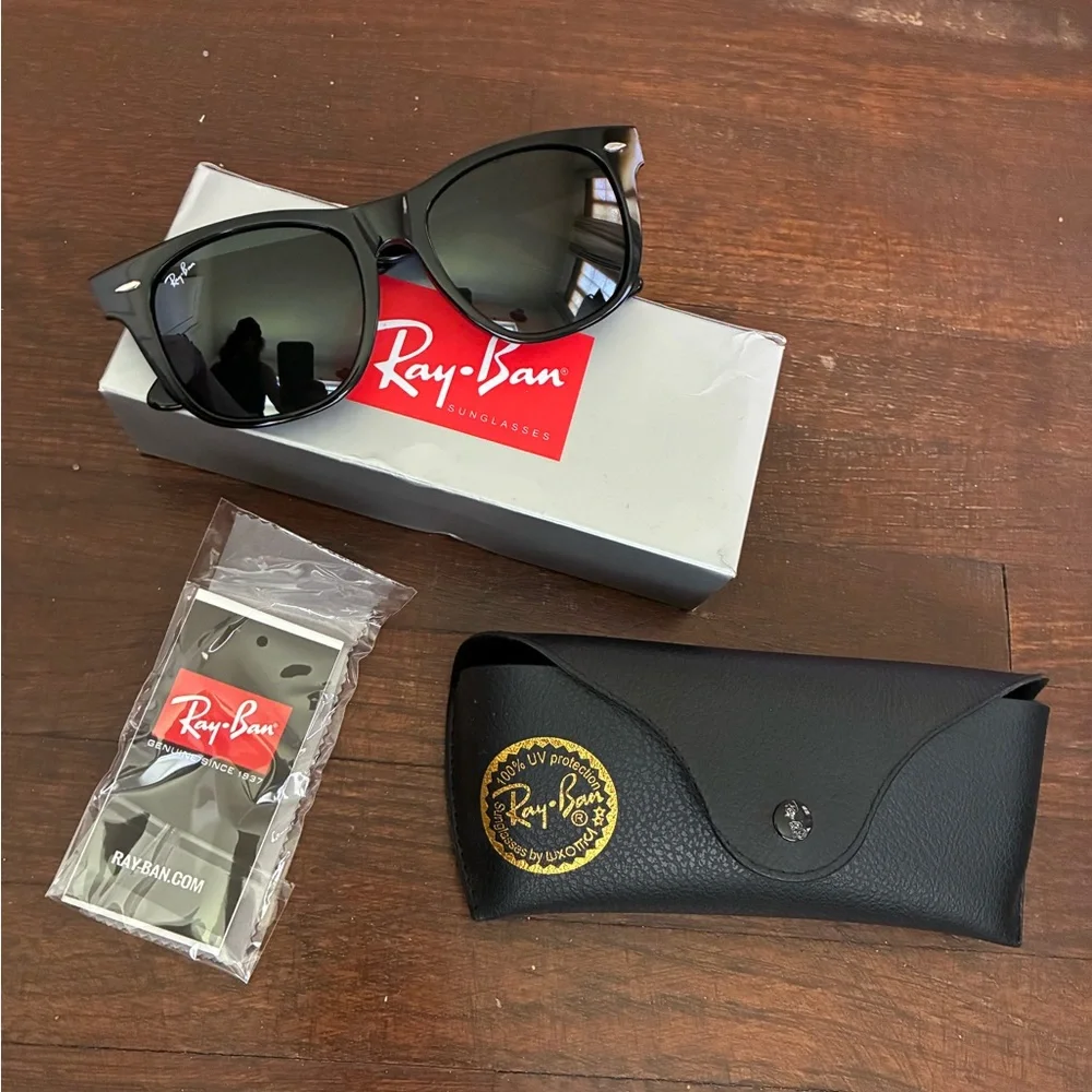Ray-Ban Black Wayfarer Sunglasses